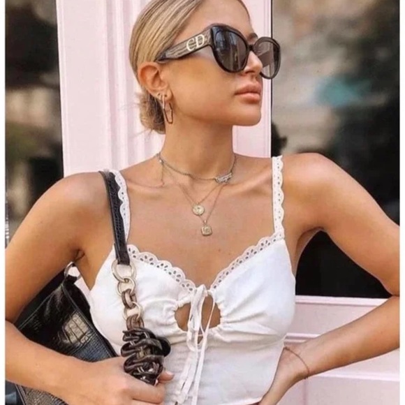 NEW IN BOX Dior DDiorF sunglasses in black colour with gold CD letters - Picture 3 of 12